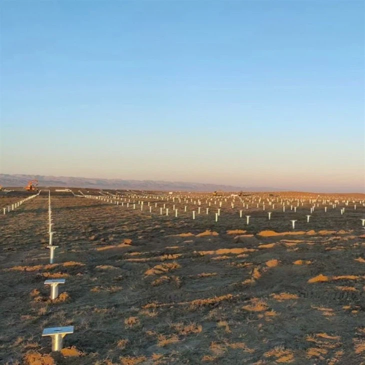 Solar Power Spiral Ground Screw Pile2